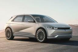 2022 Hyundai Ioniq Hybrid Profile in Silver